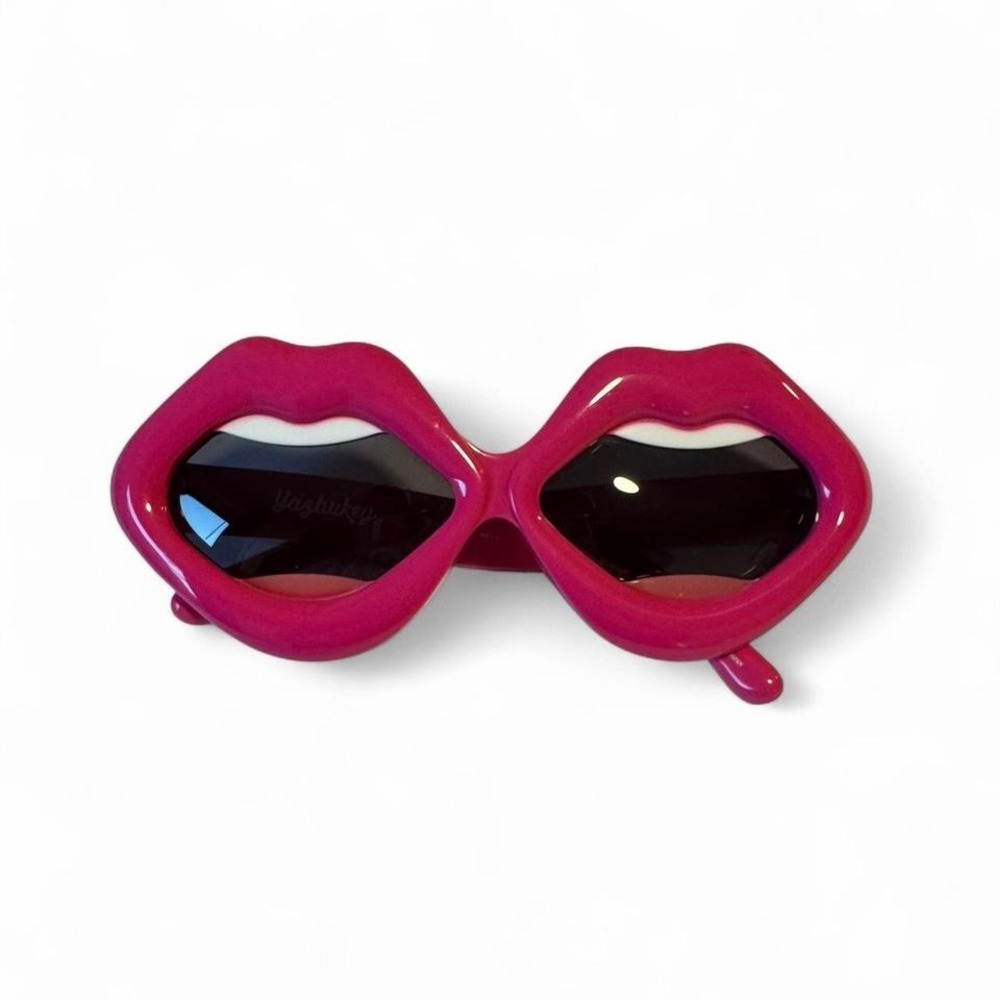 Linda Farrow Lips Sunglasses
